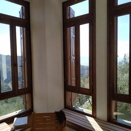 Comfy Modern House In Afetes 別荘 *