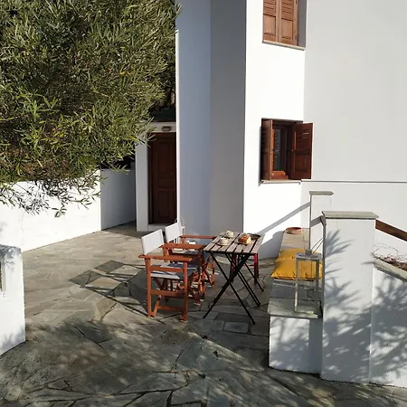 Comfy Modern House In Afetes 別荘